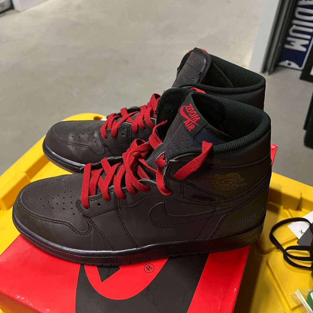 Nike Zoom Air Black and Red Sneakers